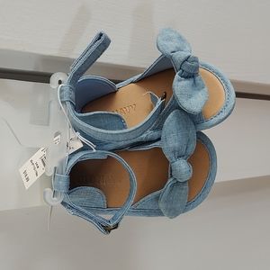 Old Navy sandals 3-6 months